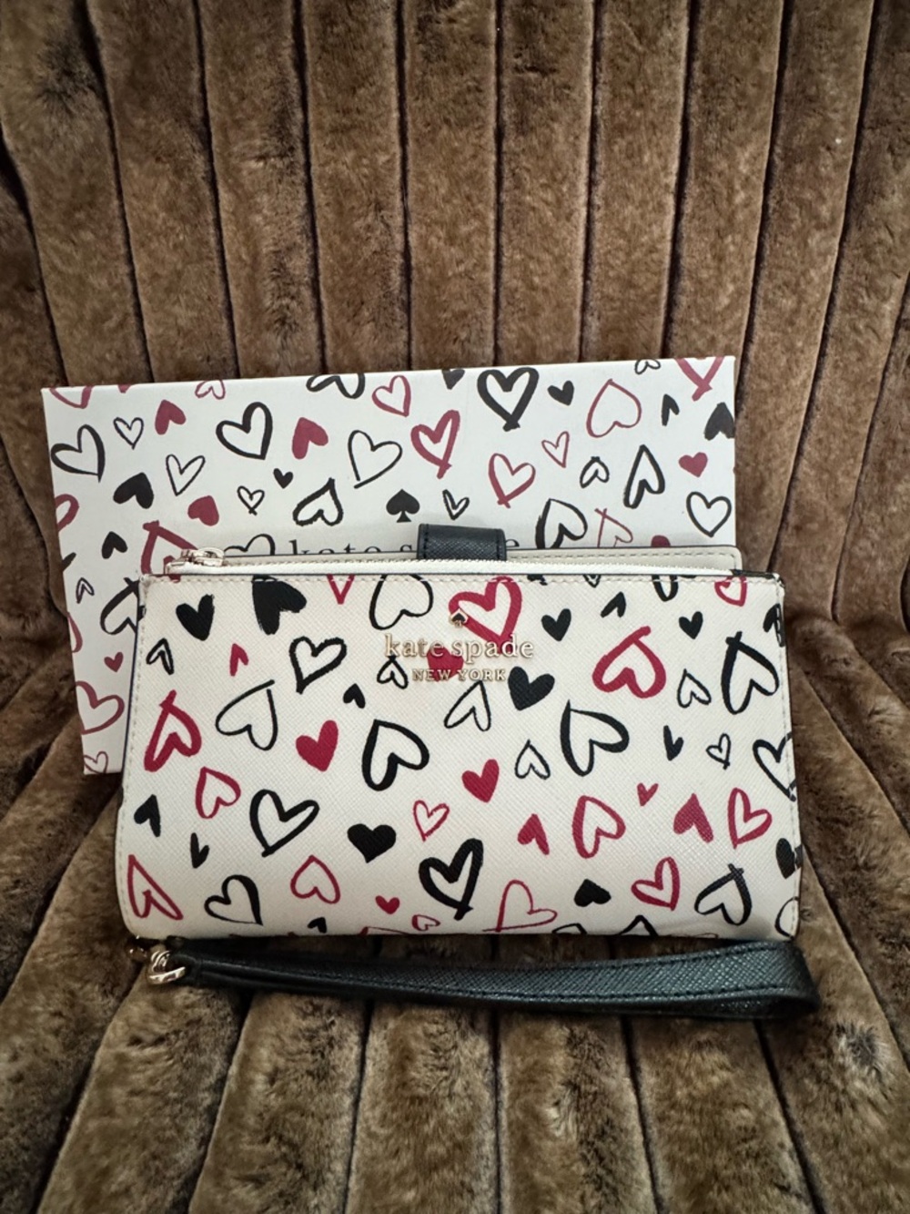 7 piece new kate spade White Multi Heart Print Tote & Accessory Set - Picture 5 of 10